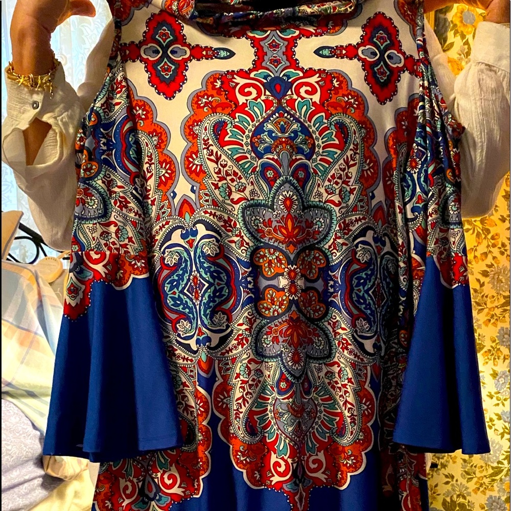 Peek a boo tunic